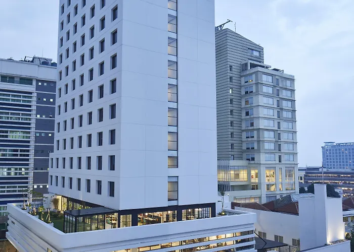 De Braga, Artotel Curated